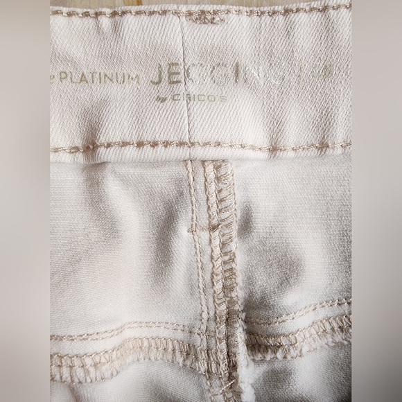 Chico's Platinum 5 pocket Jegging White Size 10 or 12 (1.5) - Picture 4 of 7